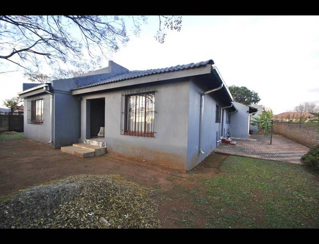 4 BEDROOM HOUSE FOR SALE IN DAWN PARK